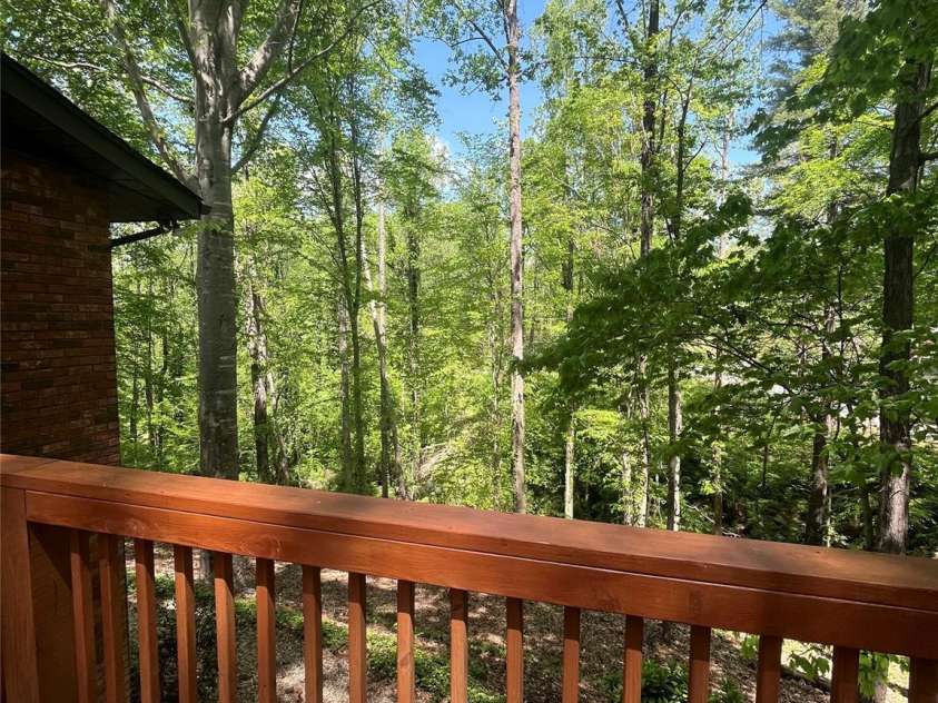 231 Davis Drive, Morganton, NC 28655.  MLS# CAR4379486, YatesRealty ID 20741. 