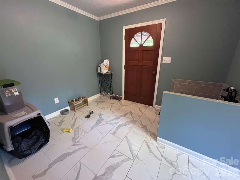 231 Davis Drive, Morganton, NC 28655.  MLS# CAR4379486, YatesRealty ID 20741. 