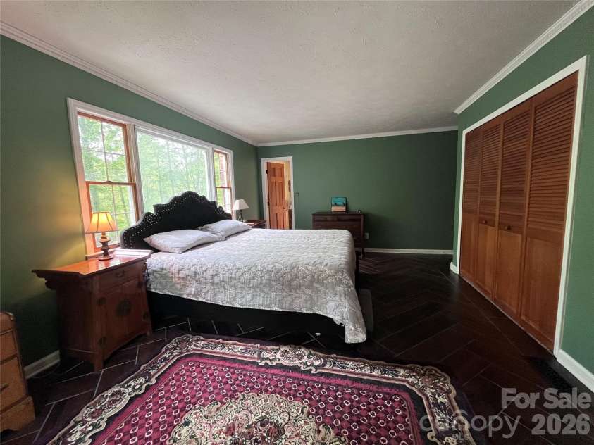 231 Davis Drive, Morganton, NC 28655.  MLS# CAR4379486, YatesRealty ID 20741. 