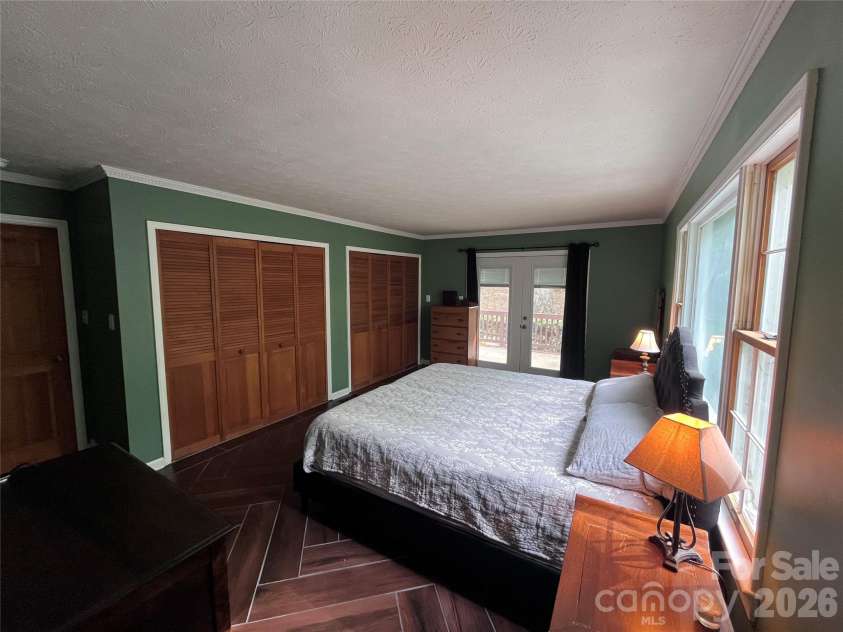 231 Davis Drive, Morganton, NC 28655.  MLS# CAR4379486, YatesRealty ID 20741. 