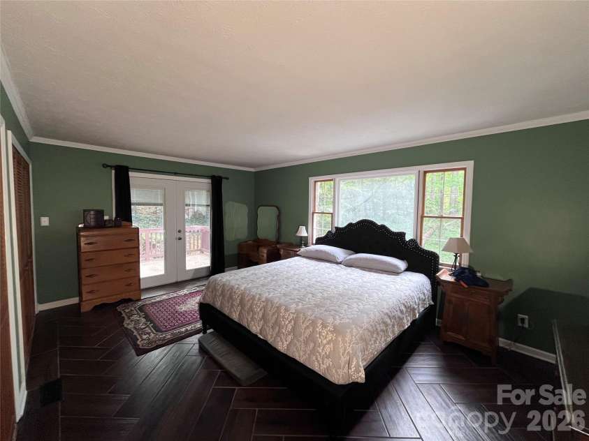 231 Davis Drive, Morganton, NC 28655.  MLS# CAR4379486, YatesRealty ID 20741. 