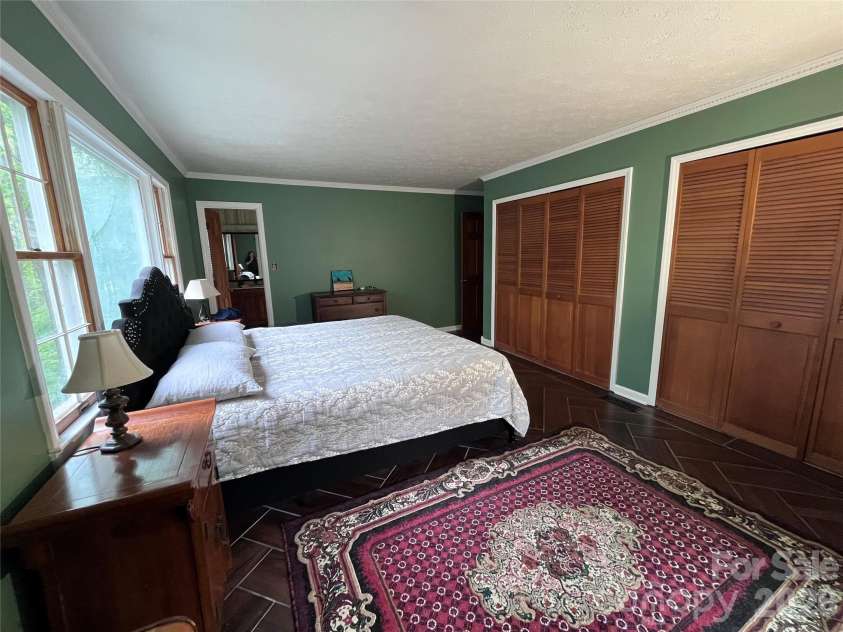 231 Davis Drive, Morganton, NC 28655.  MLS# CAR4379486, YatesRealty ID 20741. 