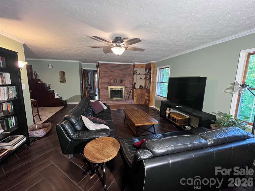 231 Davis Drive, Morganton, NC 28655.  MLS# CAR4379486, YatesRealty ID 20741. 