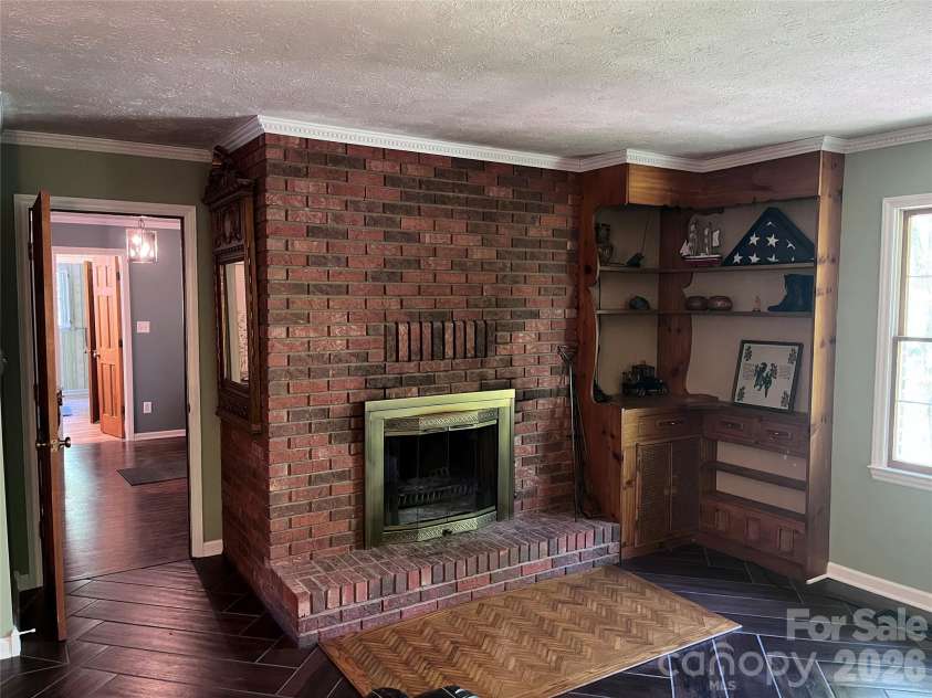 231 Davis Drive, Morganton, NC 28655.  MLS# CAR4379486, YatesRealty ID 20741. 