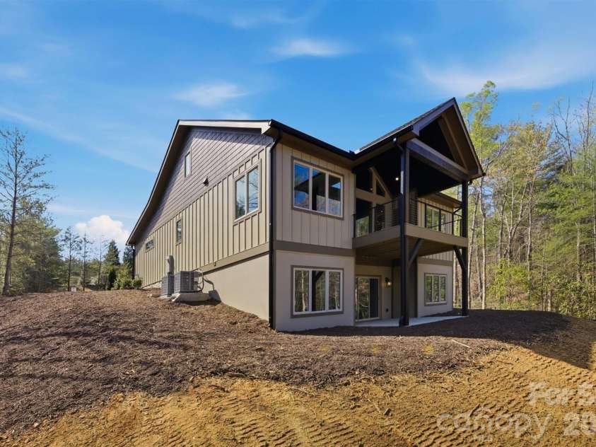 173 Waters Edge Drive, Nebo, NC 28761.  MLS# CAR4364596, YatesRealty ID 20742. The builder used top tier building products from the ground up starting with 2x6 exterior stud wall construction, and Advantech 3/4