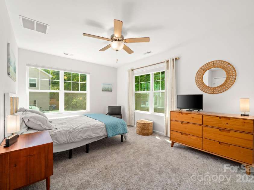 31 Cherry Laurel Lane, Swannanoa, NC 28778.  MLS# CAR4255649, YatesRealty ID 20742. 