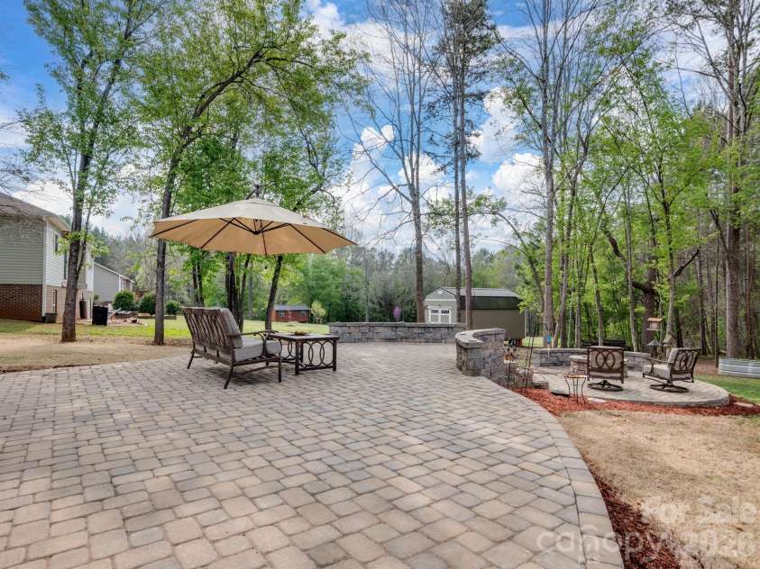 2235 Picnic Drive, Newton, NC 28658.  MLS# CAR4358763, YatesRealty ID 20743. 