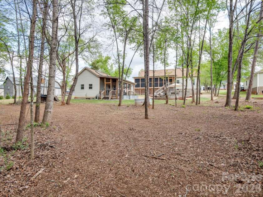 2235 Picnic Drive, Newton, NC 28658.  MLS# CAR4358763, YatesRealty ID 20743. 