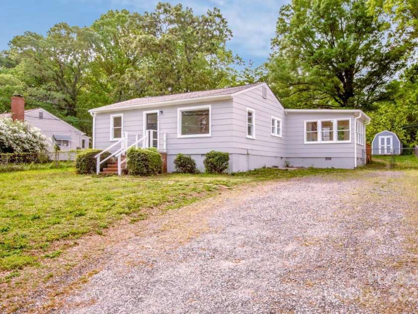 444 Oakwood Avenue, Mooresville, NC 28115.  MLS# CAR4250857, YatesRealty ID 20743. 