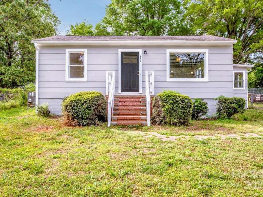 444 Oakwood Avenue, Mooresville, NC 28115.  MLS# CAR4250857, YatesRealty ID 20743. 