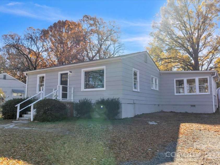 444 Oakwood Avenue, Mooresville, NC 28115.  MLS# CAR4322286, YatesRealty ID 20743. 