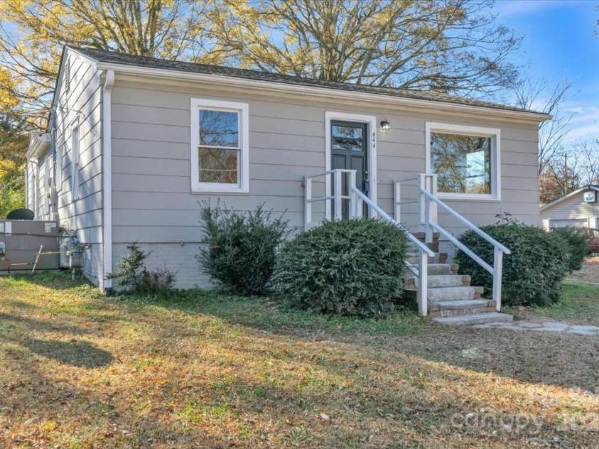 444 Oakwood Avenue, Mooresville, NC 28115.  MLS# CAR4322286, YatesRealty ID 20743. 