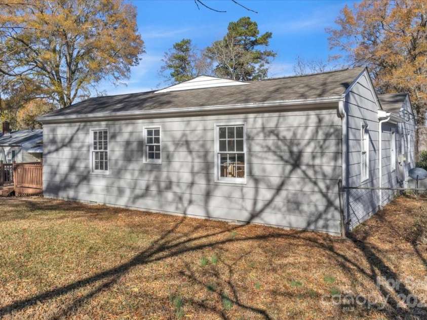 444 Oakwood Avenue, Mooresville, NC 28115.  MLS# CAR4322286, YatesRealty ID 20743. 