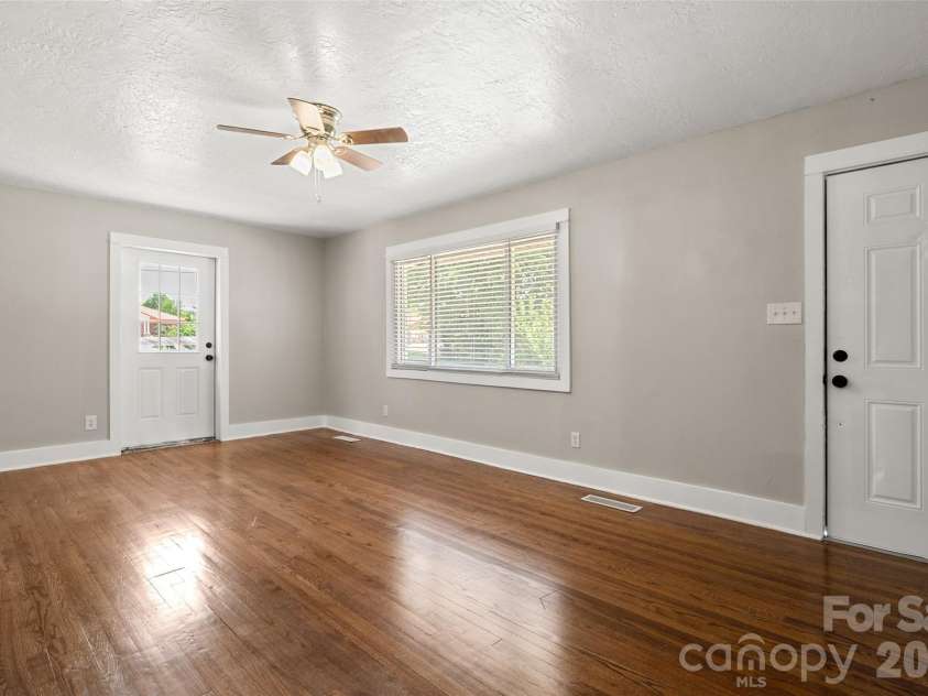 2123 Pinedell Avenue, Monroe, NC 28110.  MLS# CAR4372719, YatesRealty ID 20744. 
