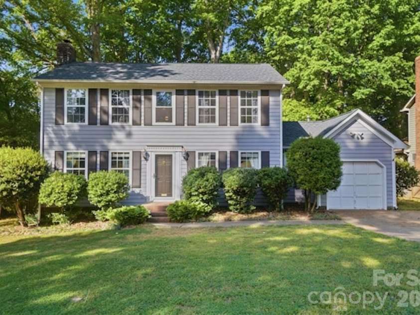 14815 Rothwell Drive, Mint Hill, NC 28227.  MLS# CAR4373333, YatesRealty ID 20745. 