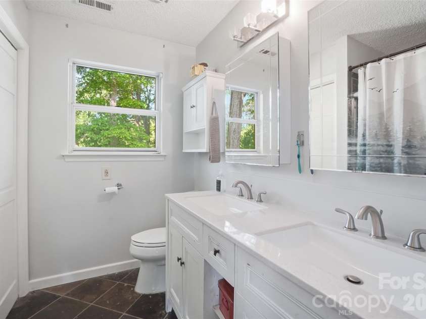14815 Rothwell Drive, Mint Hill, NC 28227.  MLS# CAR4373333, YatesRealty ID 20745. 
