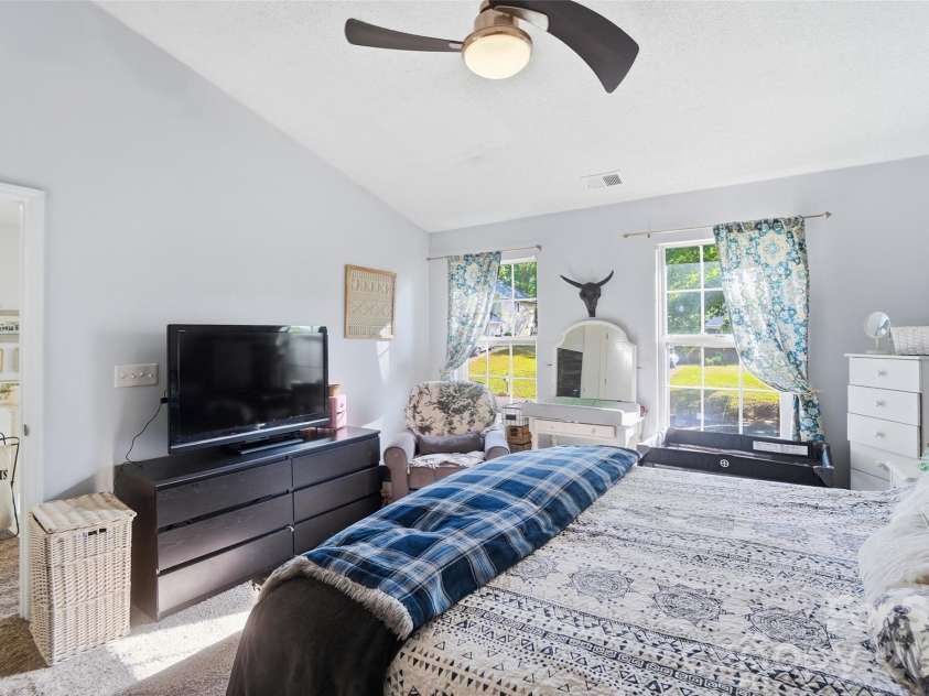 14815 Rothwell Drive, Mint Hill, NC 28227.  MLS# CAR4373333, YatesRealty ID 20745. 