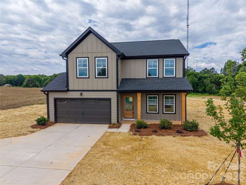 263 Bob Friday Road, Dallas, NC 28034.  MLS# CAR4375157, YatesRealty ID 20746. 