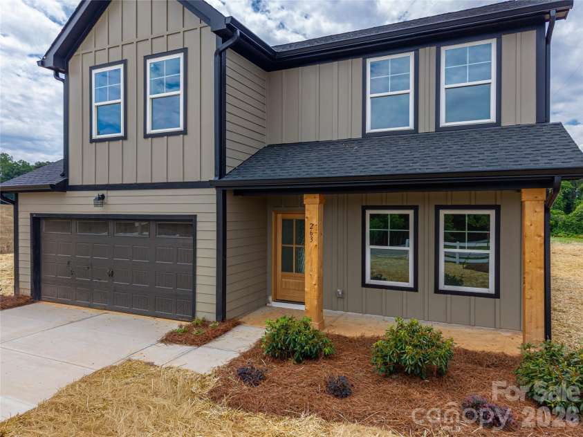 263 Bob Friday Road, Dallas, NC 28034.  MLS# CAR4375157, YatesRealty ID 20746. 