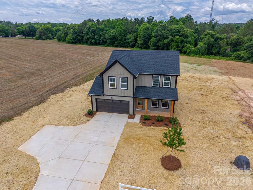 263 Bob Friday Road, Dallas, NC 28034.  MLS# CAR4375157, YatesRealty ID 20746. 