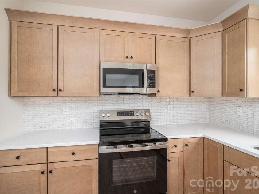 263 Bob Friday Road, Dallas, NC 28034.  MLS# CAR4375157, YatesRealty ID 20746. 