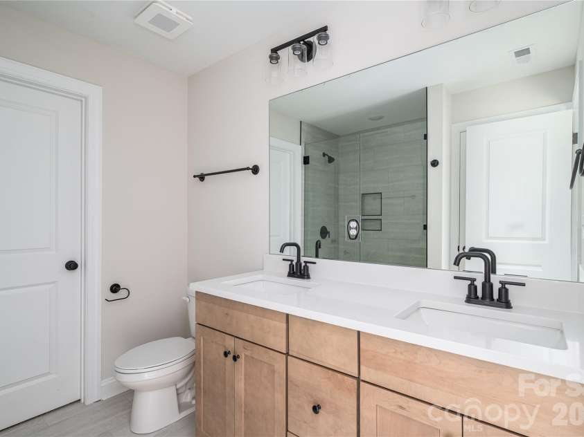 263 Bob Friday Road, Dallas, NC 28034.  MLS# CAR4375157, YatesRealty ID 20746. 