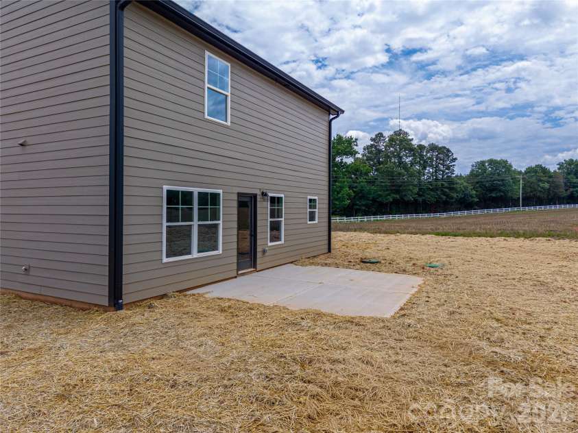 263 Bob Friday Road, Dallas, NC 28034.  MLS# CAR4375157, YatesRealty ID 20746. 