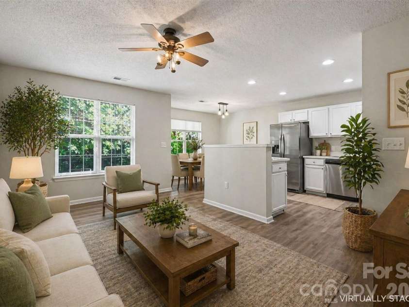 10141 University Park Lane, Charlotte, NC 28213.  MLS# CAR4375162, YatesRealty ID 20747. 