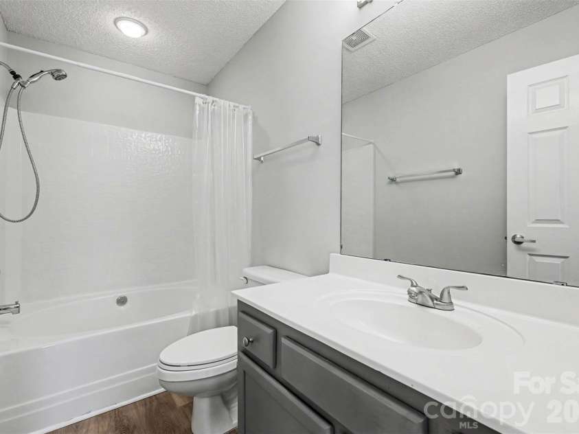 10141 University Park Lane, Charlotte, NC 28213.  MLS# CAR4375162, YatesRealty ID 20747. 