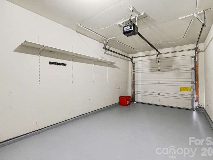 10141 University Park Lane, Charlotte, NC 28213.  MLS# CAR4375162, YatesRealty ID 20747. 