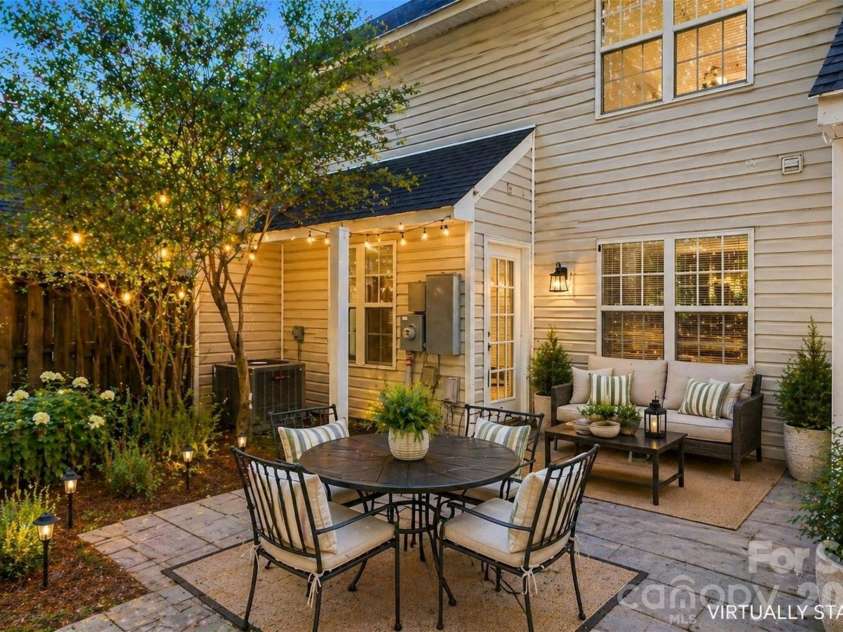 10141 University Park Lane, Charlotte, NC 28213.  MLS# CAR4375162, YatesRealty ID 20747. 