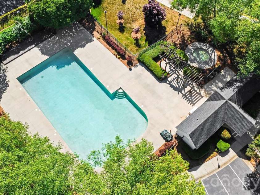 10141 University Park Lane, Charlotte, NC 28213.  MLS# CAR4375162, YatesRealty ID 20747. 