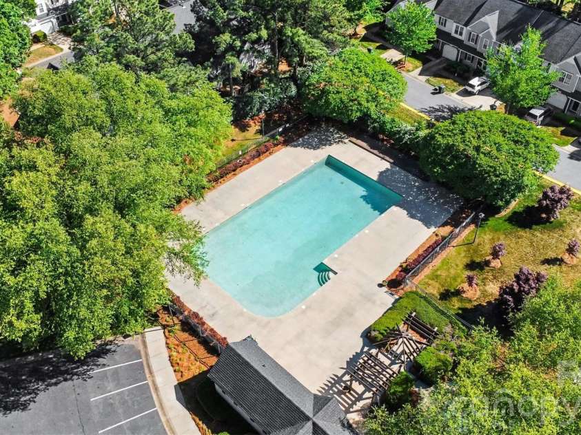10141 University Park Lane, Charlotte, NC 28213.  MLS# CAR4375162, YatesRealty ID 20747. 