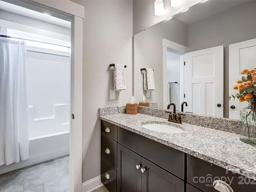 4116 Spring Cove Way, Belmont, NC 28012.  MLS# CAR4326740, YatesRealty ID 20747. Full Bath 