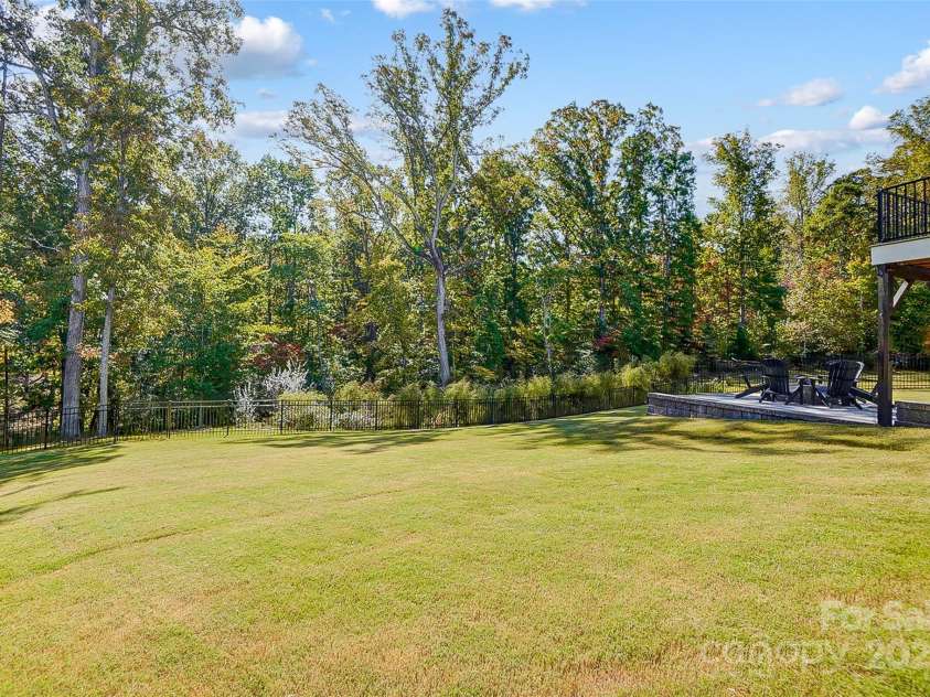 4116 Spring Cove Way, Belmont, NC 28012.  MLS# CAR4326740, YatesRealty ID 20747. Spacious fenced yard