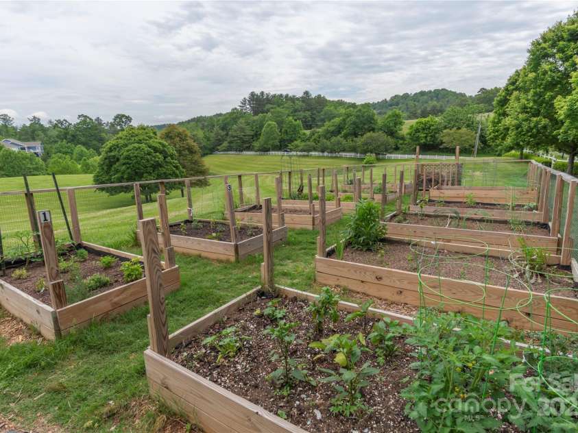 70 Rose Creek Road, Leicester, NC 28748.  MLS# CAR4259472, YatesRealty ID 20748. Community Garden