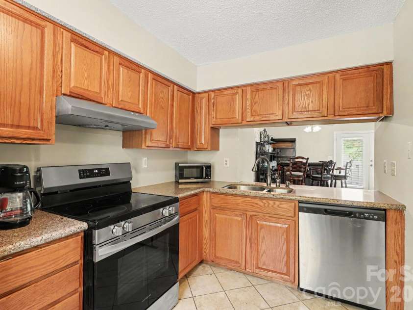 544 Lex Drive, Charlotte, NC 28262.  MLS# CAR4376636, YatesRealty ID 20749. 