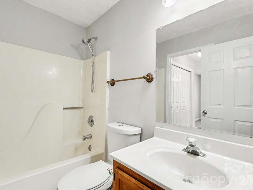 544 Lex Drive, Charlotte, NC 28262.  MLS# CAR4376636, YatesRealty ID 20749. 