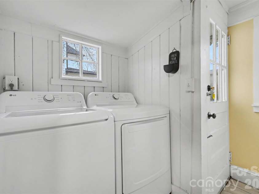 126 Tranquil Avenue, Charlotte, NC 28209.  MLS# CAR4346662, YatesRealty ID 2075. 