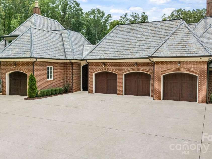440 Beech Tree Road, Mooresville, NC 28117.  MLS# CAR4293759, YatesRealty ID 2075. Motor-court 