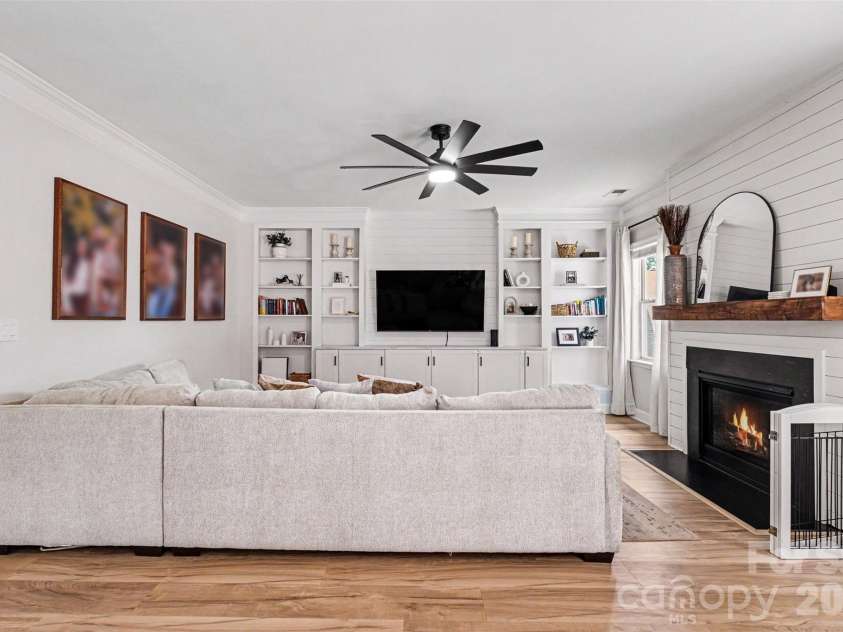 10248 Withers Road, Charlotte, NC 28278.  MLS# CAR4378329, YatesRealty ID 20750. 
