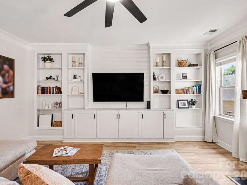 10248 Withers Road, Charlotte, NC 28278.  MLS# CAR4378329, YatesRealty ID 20750. 