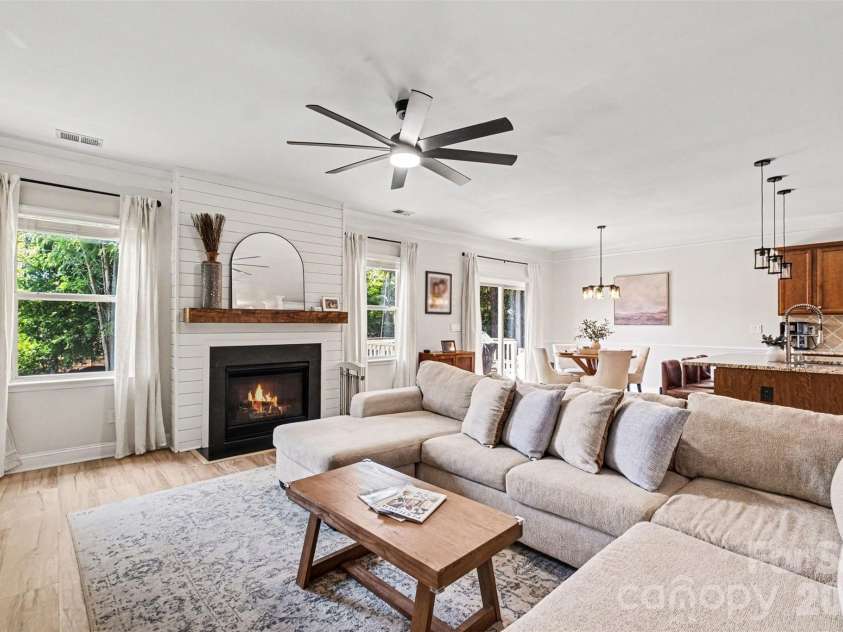10248 Withers Road, Charlotte, NC 28278.  MLS# CAR4378329, YatesRealty ID 20750. 
