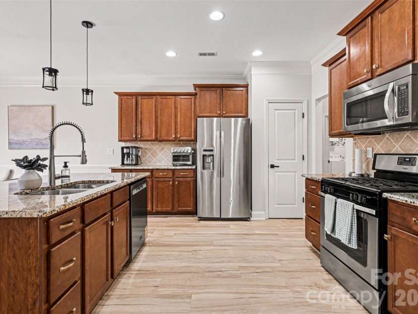10248 Withers Road, Charlotte, NC 28278.  MLS# CAR4378329, YatesRealty ID 20750. 