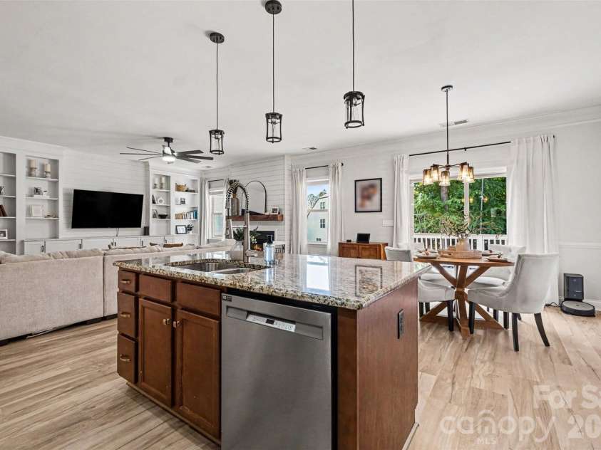 10248 Withers Road, Charlotte, NC 28278.  MLS# CAR4378329, YatesRealty ID 20750. 