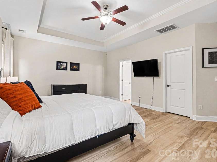 10248 Withers Road, Charlotte, NC 28278.  MLS# CAR4378329, YatesRealty ID 20750. 