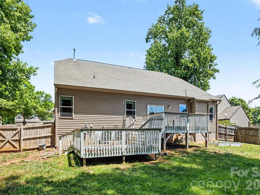 10248 Withers Road, Charlotte, NC 28278.  MLS# CAR4378329, YatesRealty ID 20750. 