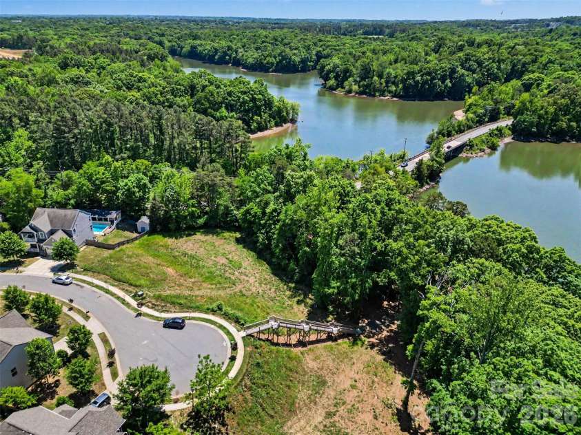 10248 Withers Road, Charlotte, NC 28278.  MLS# CAR4378329, YatesRealty ID 20750. 