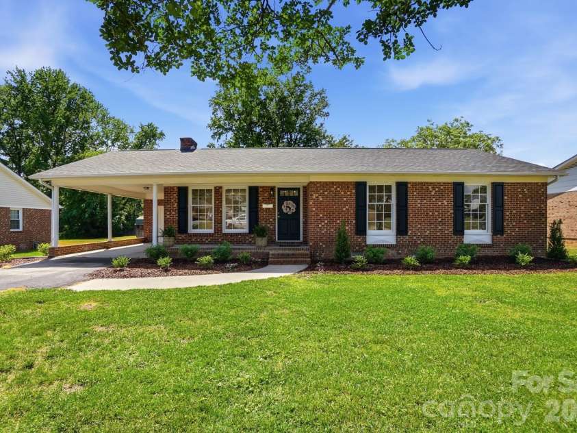 909 Evelyn Avenue, Kannapolis, NC 28083.  MLS# CAR4380026, YatesRealty ID 20751. 