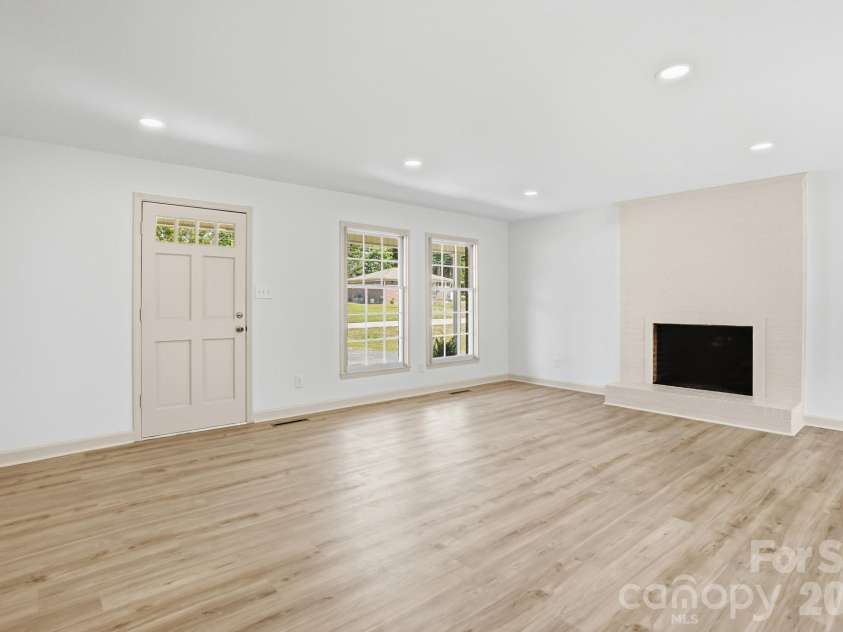 909 Evelyn Avenue, Kannapolis, NC 28083.  MLS# CAR4380026, YatesRealty ID 20751. 